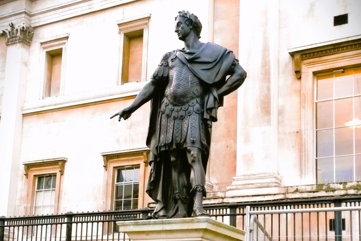 Royal Rascals and Scandalous Sovereigns - London Cab Tours