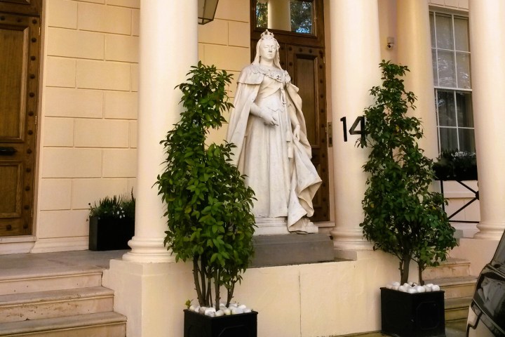 Royal Rascals and Scandalous Sovereigns - London Cab Tours