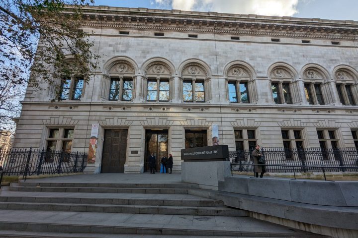 London Cab Tours - National Portrait Gallery, London Art and Culture Tour