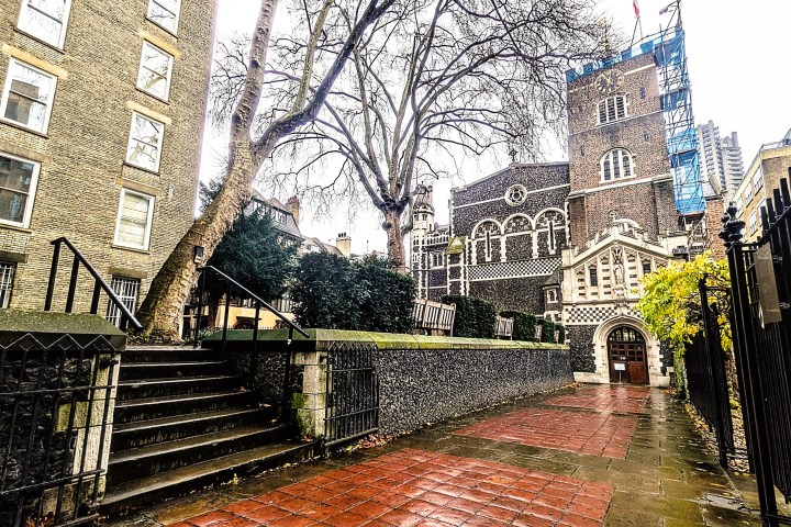 London Cab Tours - London Horror Walk, City of the Dead